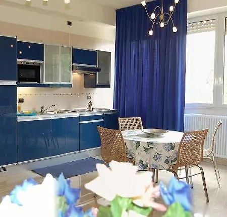 Sleeps 4 Air Con Wifi *